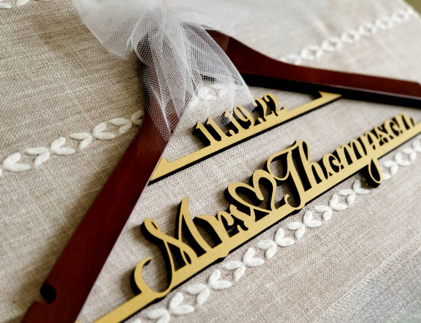 Laser Cut / Wedding Dress Hanger / Mrs Hanger / Bride Hanger / Wedding Hanger / Bridesmaid Hanger / Personalized Bridal Gift