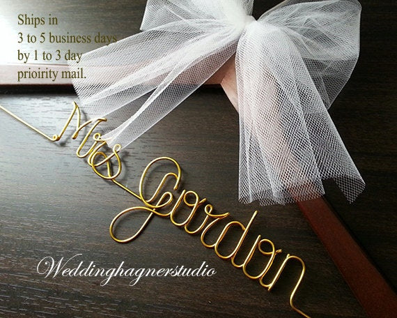 SET of 5 single line wedding hangers / Bride hangers / Bulk Discount / Wedding Dress hanger / Name hanger / Mrs. hanger