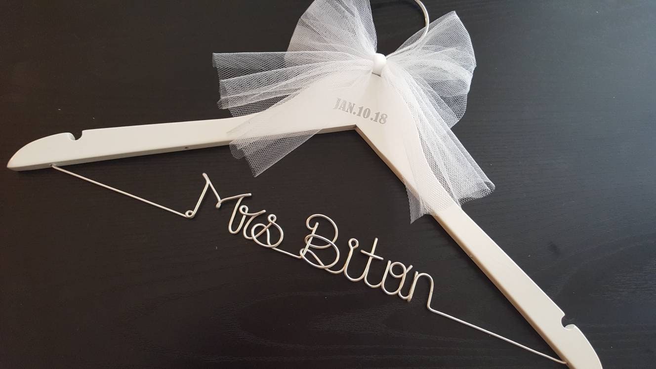 Bridal Wedding hanger with date – WeddingHangerStudio