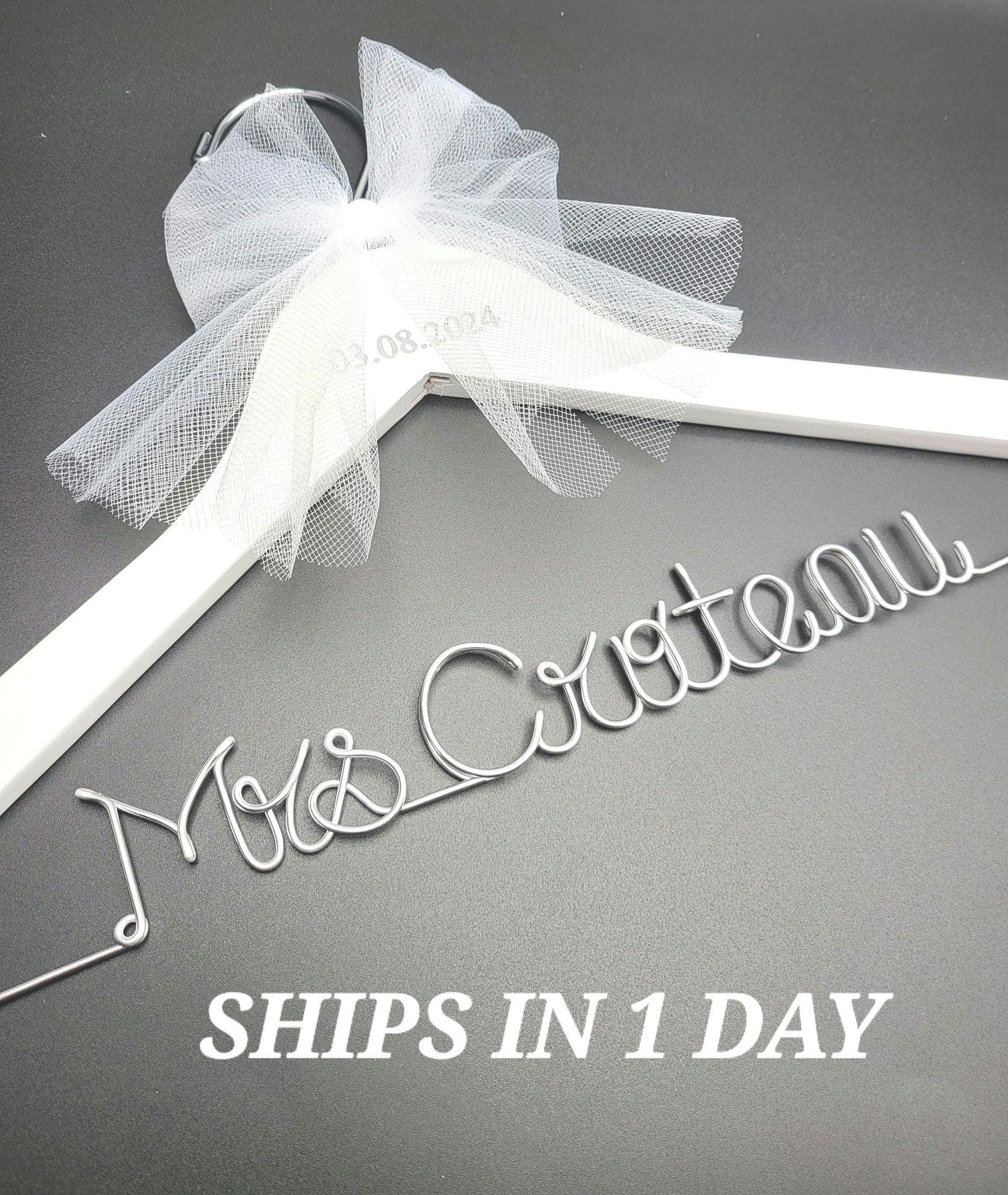 SHIPS In 1 DAY/ Wedding hanger with date / NAME hanger/ mrs. hanger / wedding hangers / Bride hanger/ wedding gift