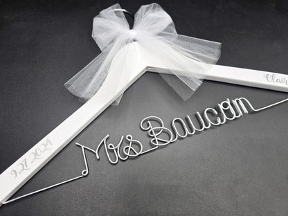 Wedding dress hanger. Wedding hanger for bride. Bridal hanger. Bride hanger. Bride gift. Wedding hanger. Personalized Hanger