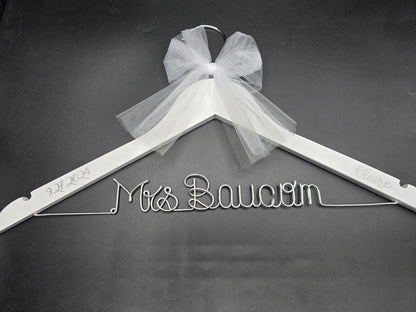Wedding dress hanger. Wedding hanger for bride. Bridal hanger. Bride hanger. Bride gift. Wedding hanger. Personalized Hanger